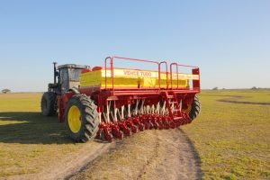 Semeadora Adubadora de Arrasto Pampeana